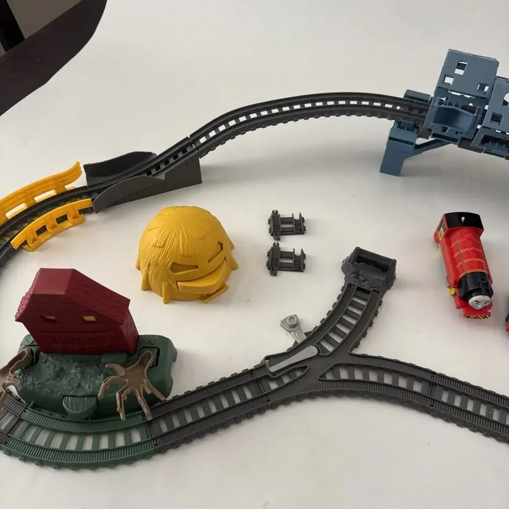 Thomas The Train & Friends Trackmaster Troublesome Treacherous Traps Track Set